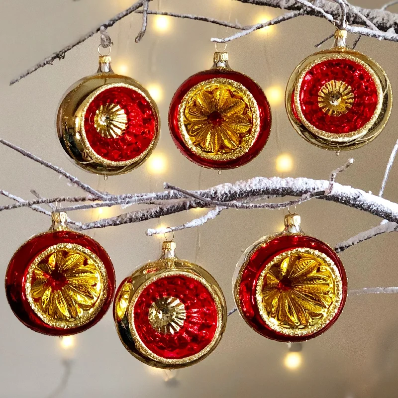 Red & Gold Vintage Decorations Set