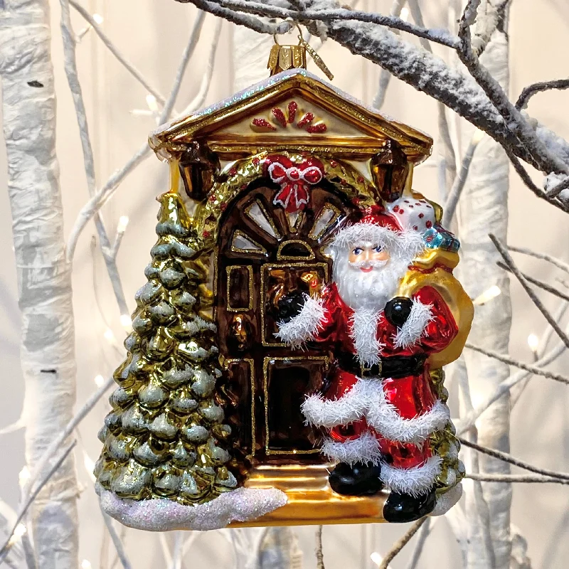 Santa at the Door Decoration