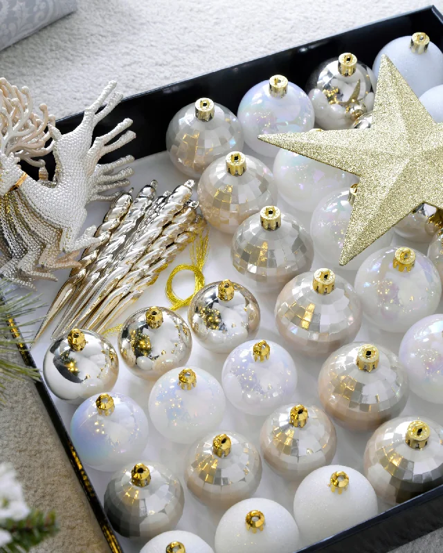 White/Gold Shatterproof Baubles Set, 50 Pack